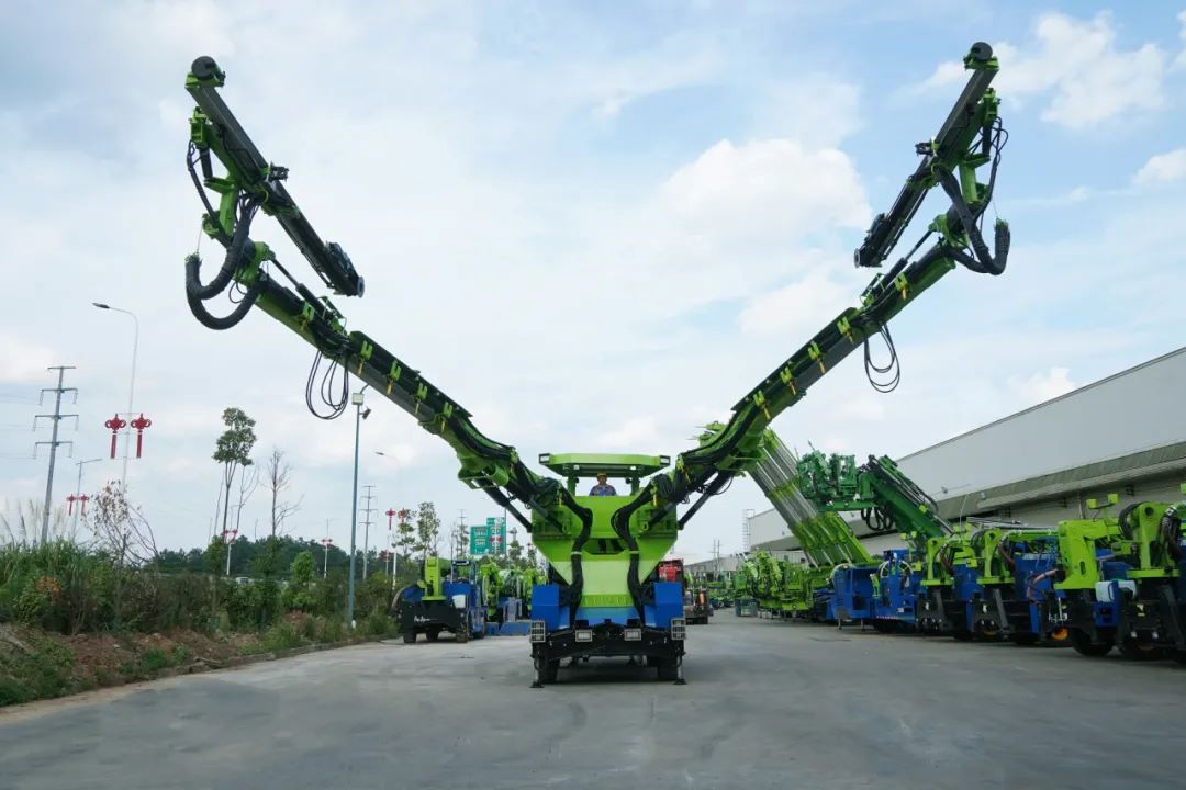 Tunnel Pioneer! Lanhi LZ212A  two boomer